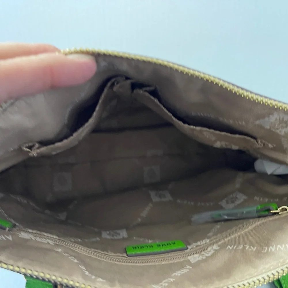 Anne Klein‎ Monogram Tote w/ Green Trim & ID Wallet | Zip Top